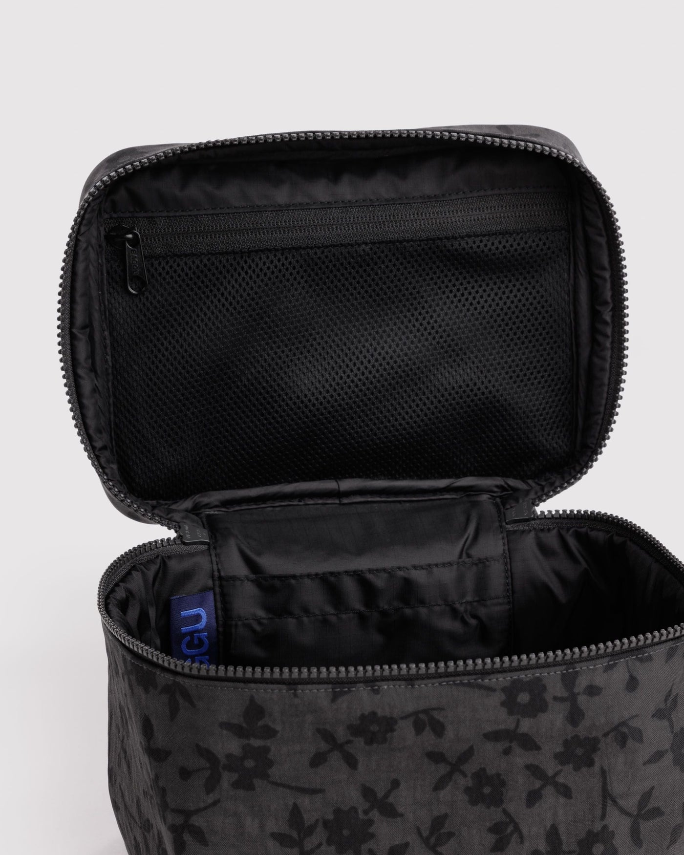 Large Cosmetic Case I9