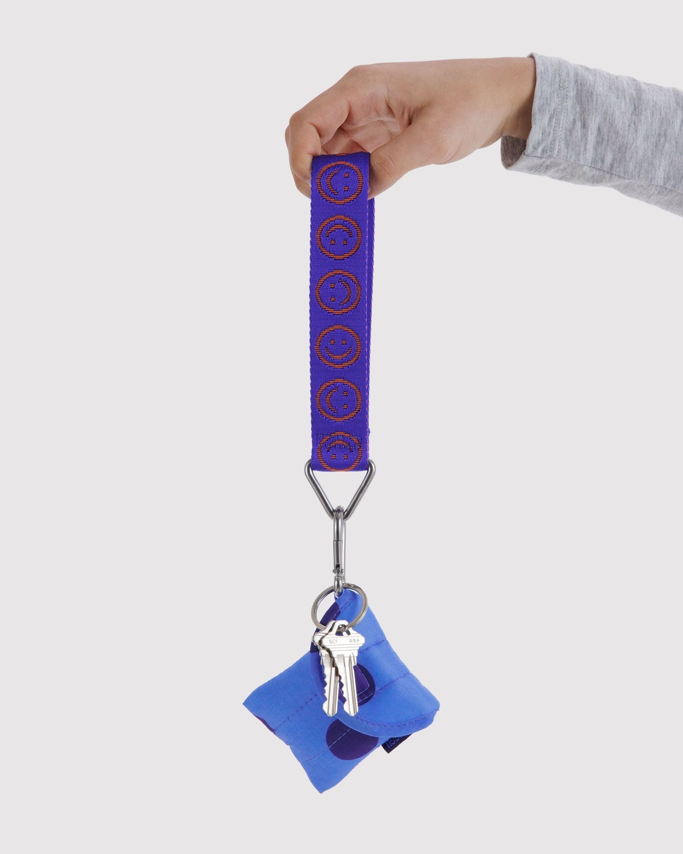 Logo Keychain Q2