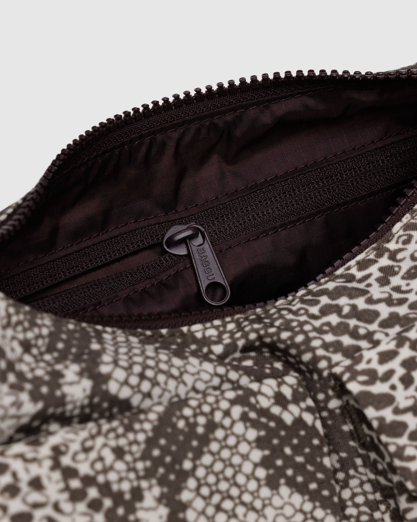 Cargo Shoulder Bag B5