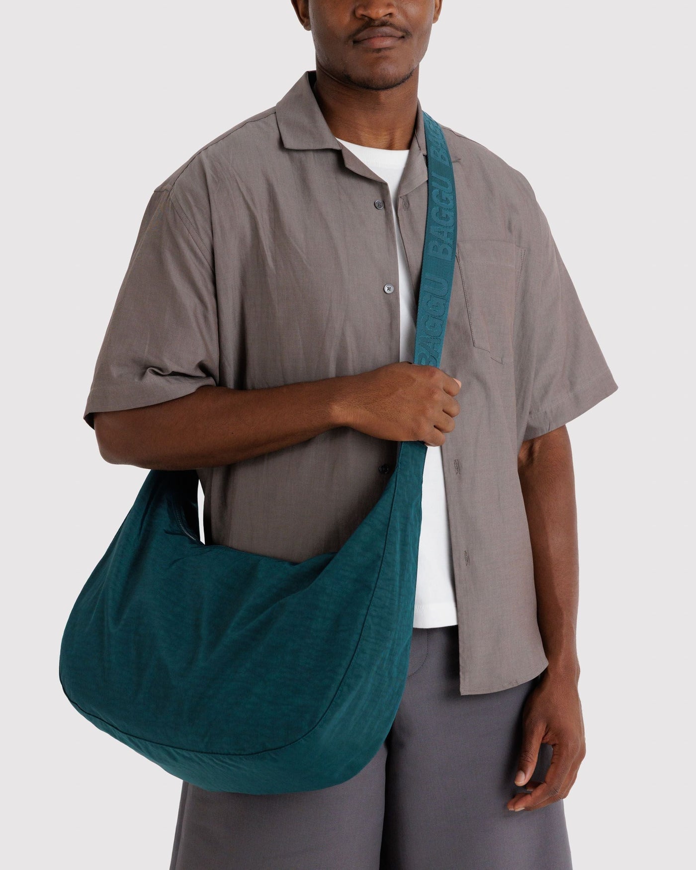 Large Nylon Crescent Bag E0